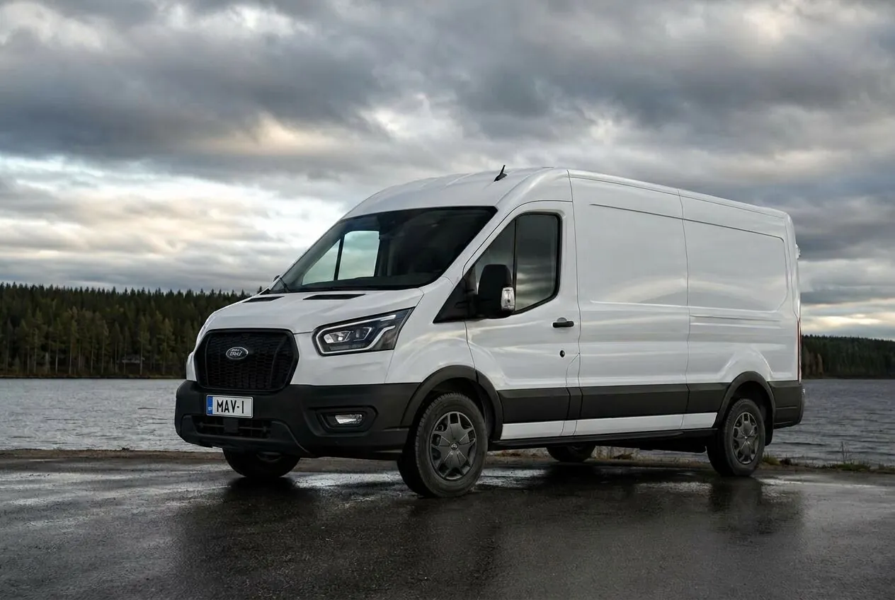 Pakettiauto muuttoon ja työhön